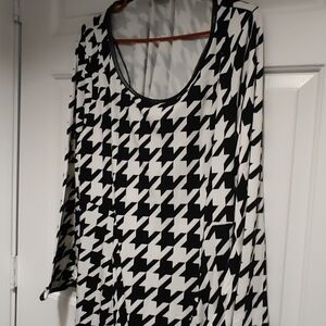 Midnight Velvet Monochrome Houndstooth Top